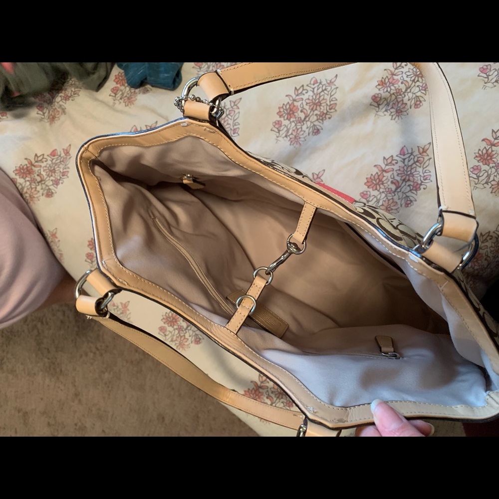 Authentic Coach handbag - Picture 3 of 5